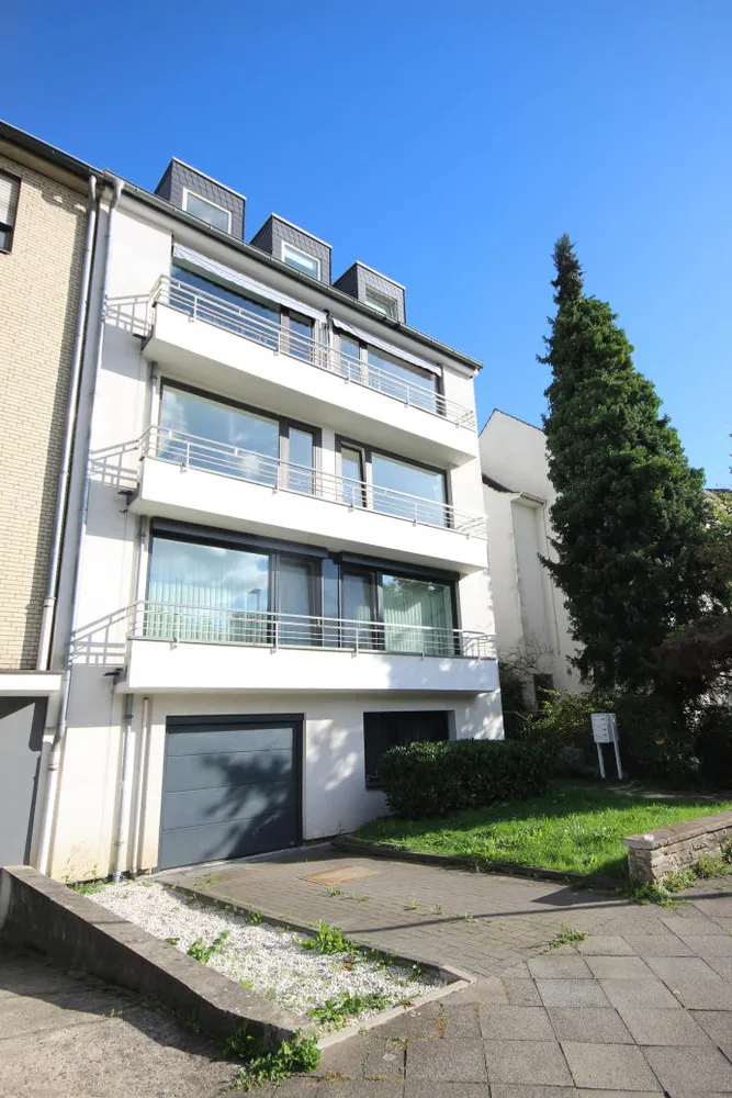 4 room apartment with 98 m² in Düsseldorf – Photo 1