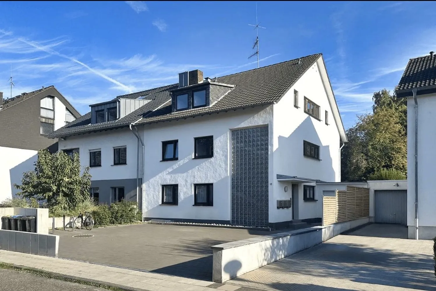 4 Zimmer Wohnung mit 92 m² in Köln – Bild 1
