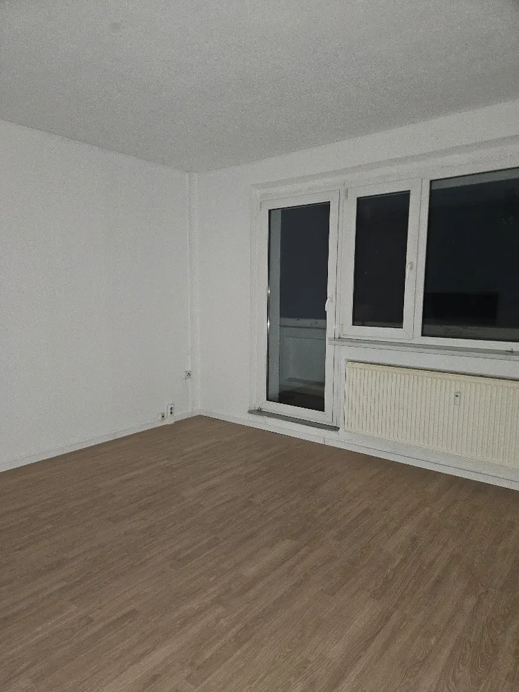 4 Zimmer Wohnung mit 76 m² in Neubrandenburg – Bild 1