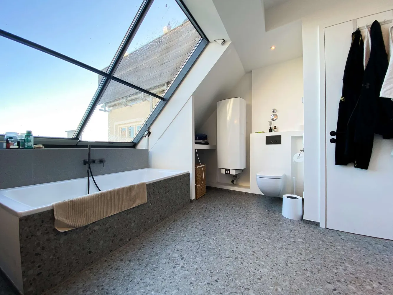 2 Zimmer Wohnung mit 125 m² in München – Bild 7