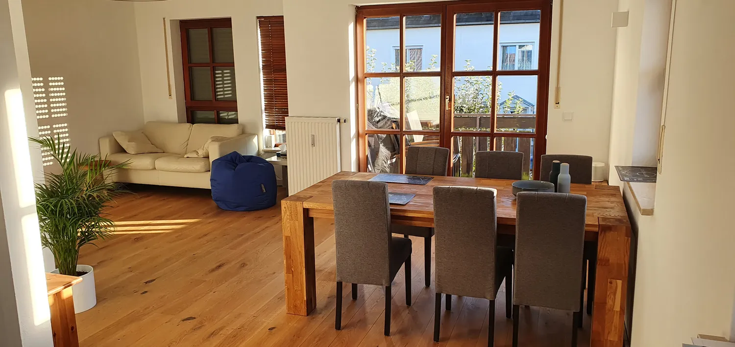 4 Zimmer Wohnung mit 102 m² in München – Bild 2