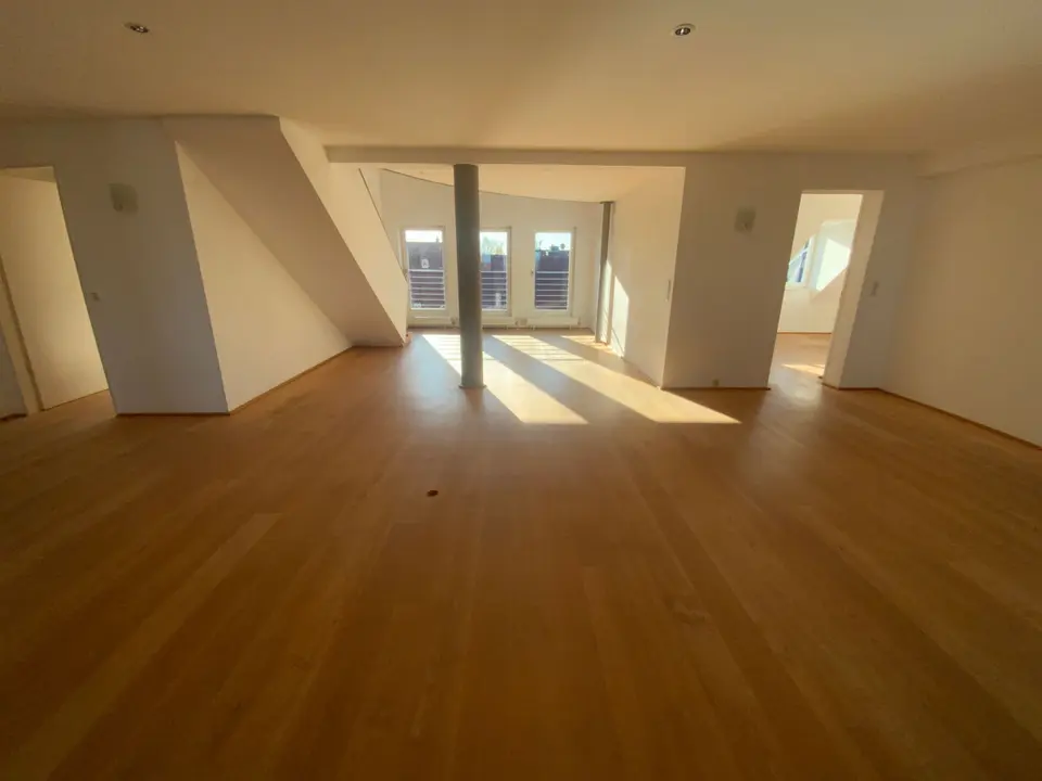 5 Zimmer Wohnung mit 206 m² in Köthen – Bild 2