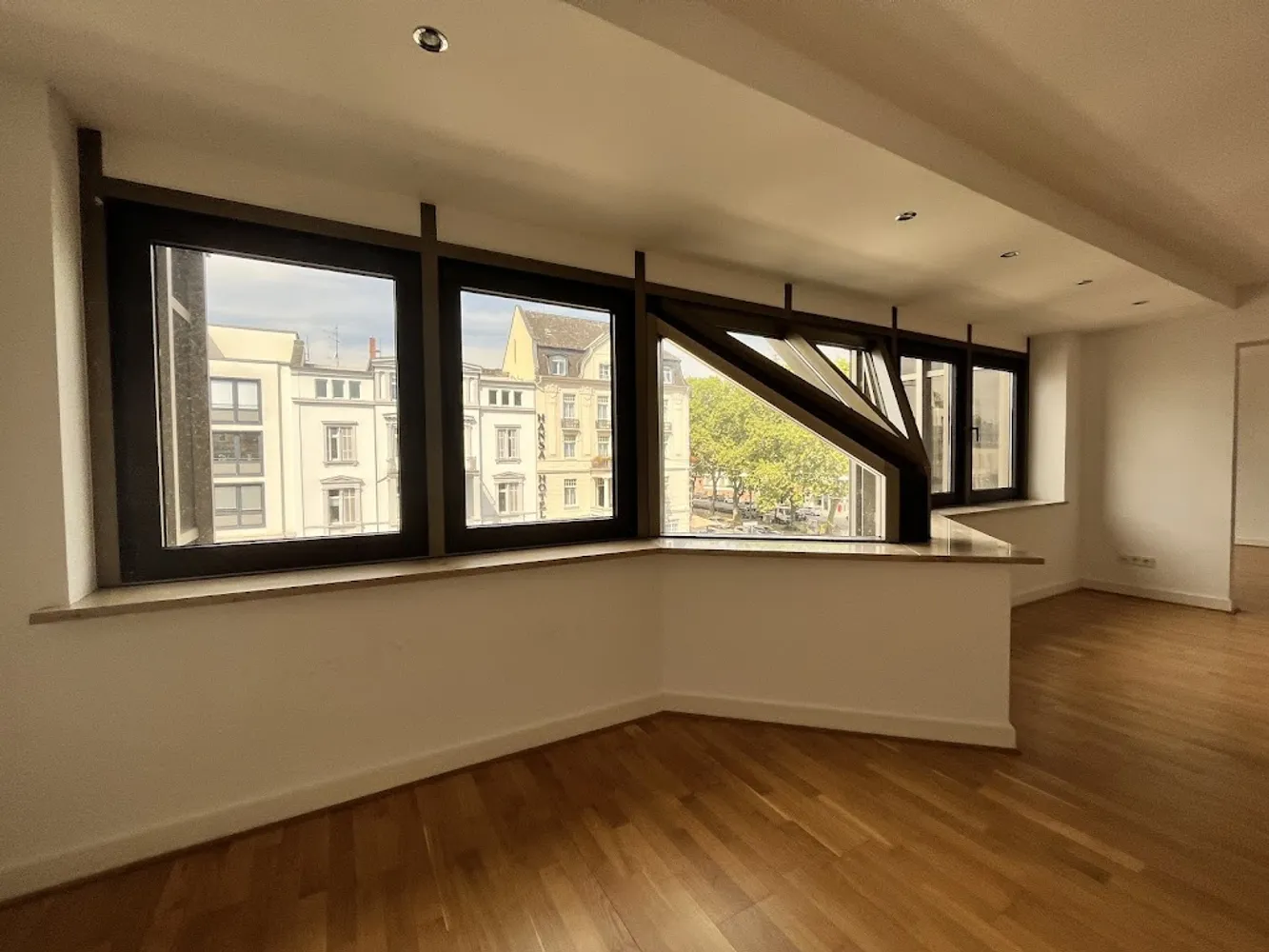 4 Zimmer Wohnung mit 160 m² in Wiesbaden – Bild 3