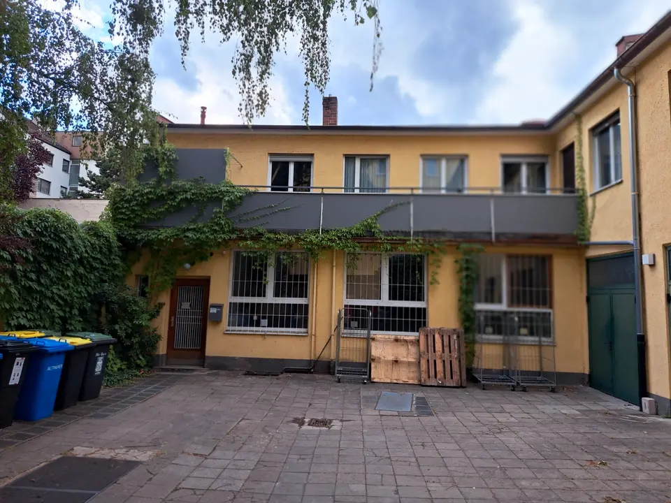 5 Zimmer Haus mit 240 m² in Nürnberg – Bild 2