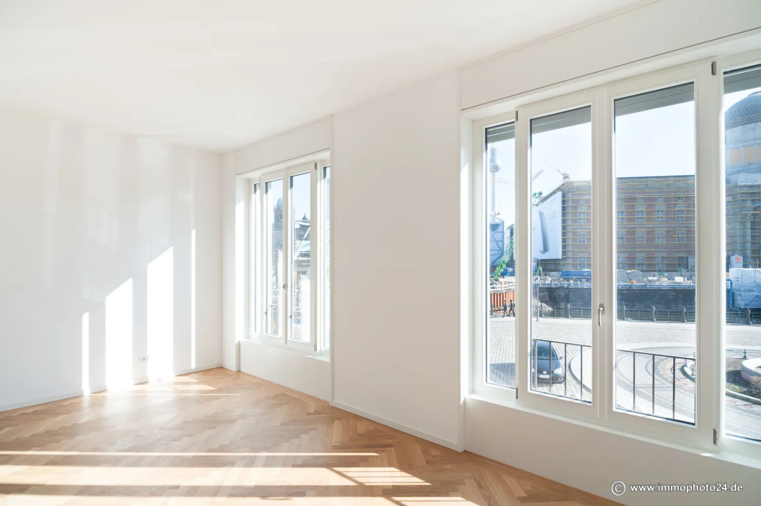 3 Zimmer Wohnung mit 133 m² in Berlin – Bild 2