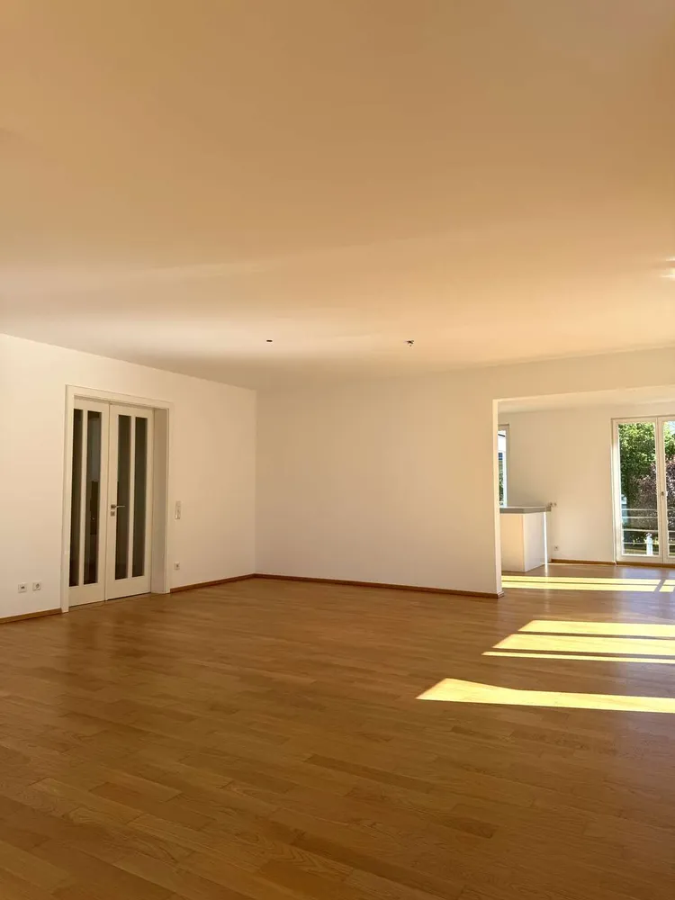 5 Zimmer Wohnung mit 195 m² in München – Bild 1