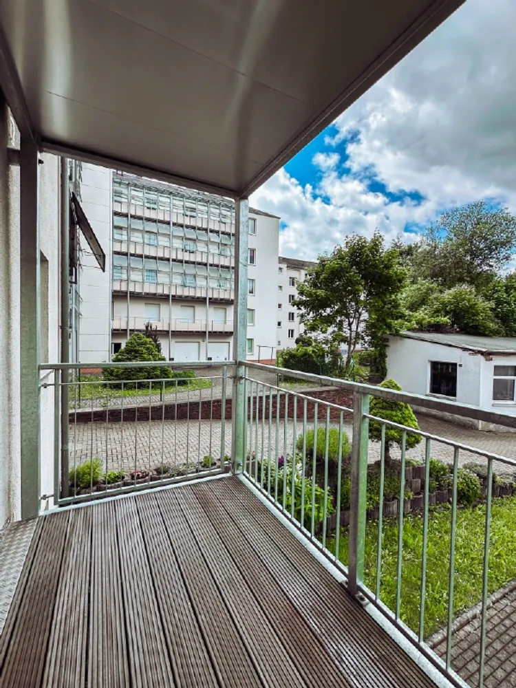 2 room apartment with 67 m² in Chemnitz – Photo 3