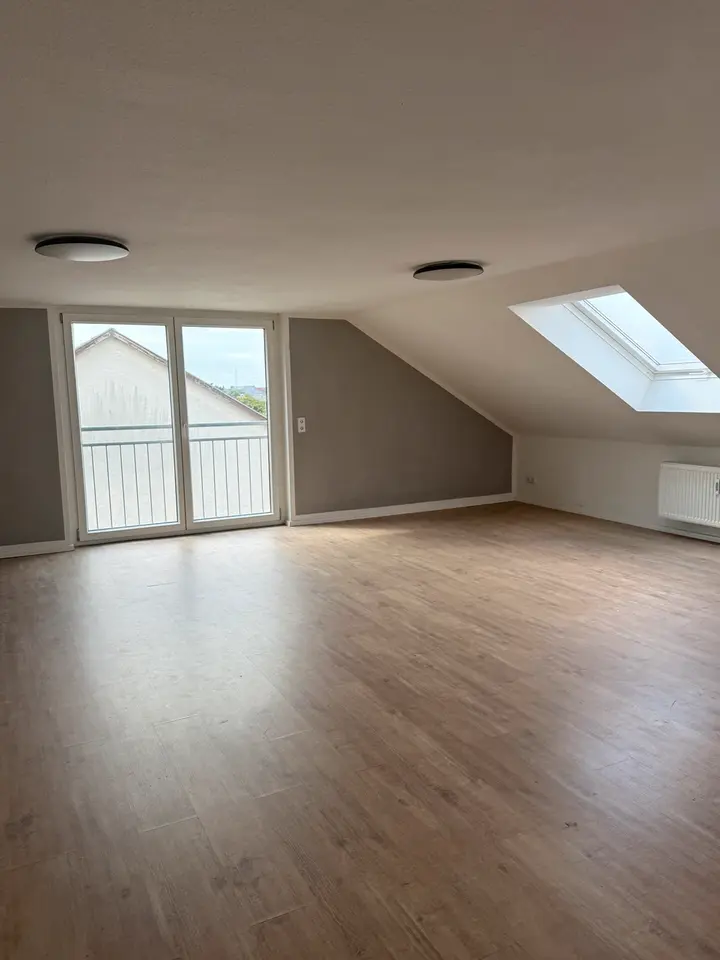 2 Zimmer Wohnung mit 90 m² in Karlsruhe – Bild 1