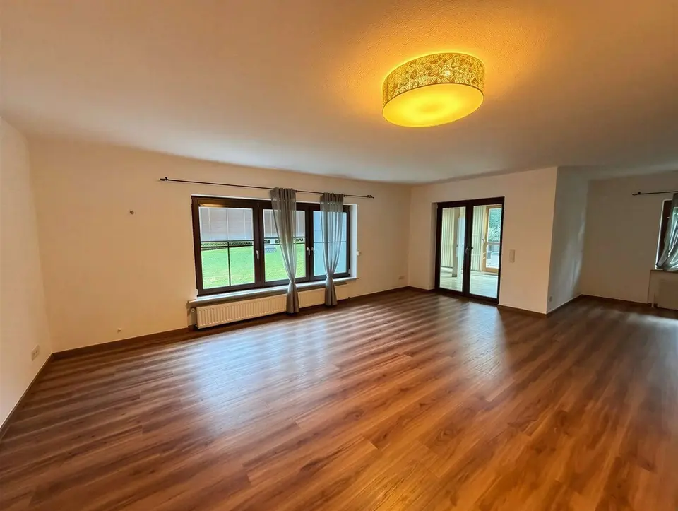 5 Zimmer Haus mit 169 m² in Deggendorf – Bild 1