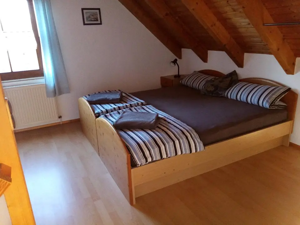 WG-Zimmer mit 50 m² in Hof – Bild 2