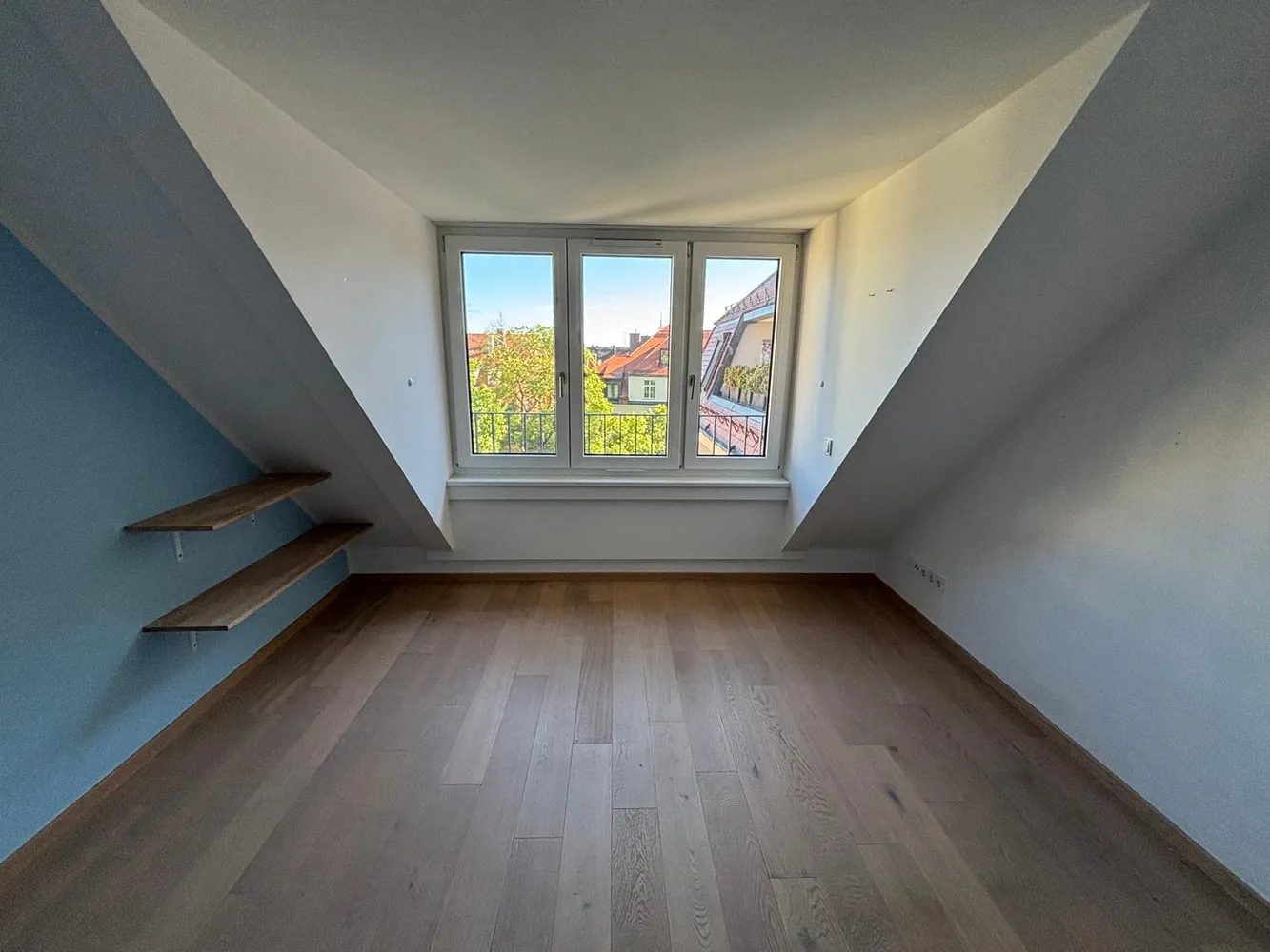 5 Zimmer Wohnung mit 143 m² in München – Bild 3