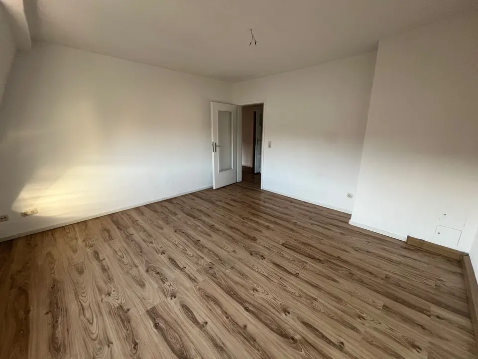 4 Zimmer Wohnung mit 99 m² in Hof – Bild 1