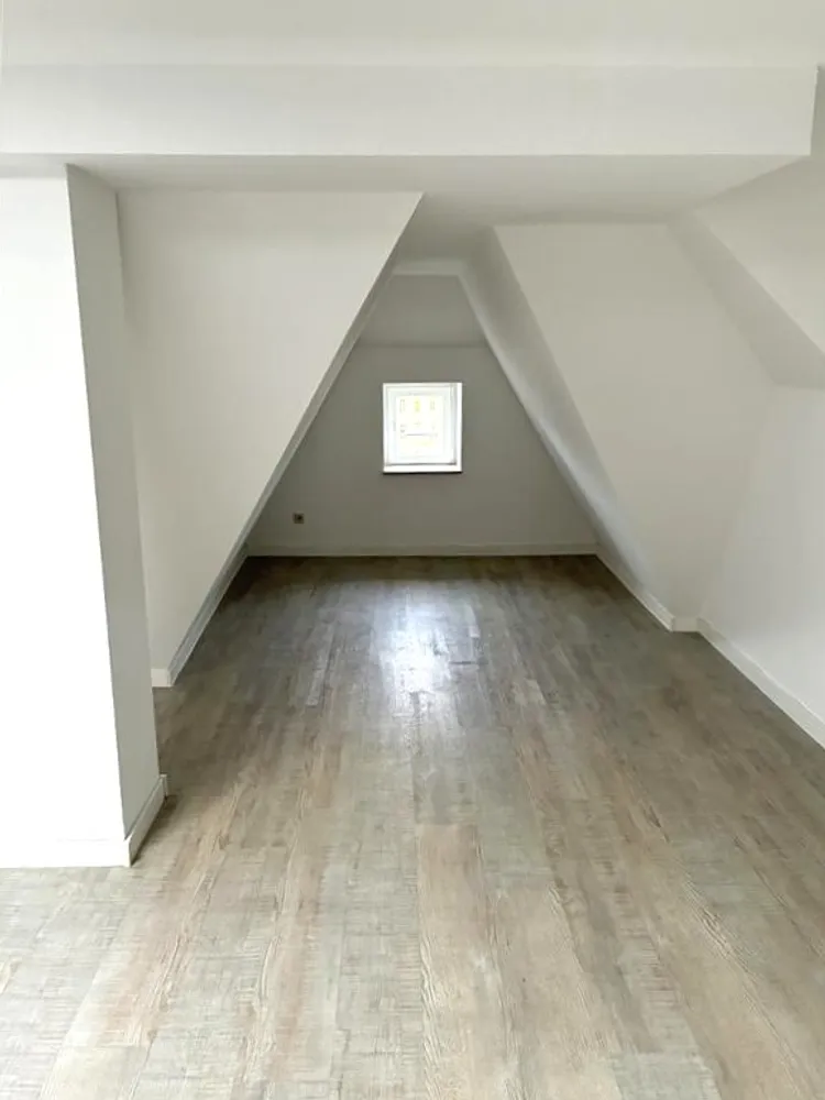 2 Zimmer Wohnung mit 90 m² in Halle (Saale) – Bild 6