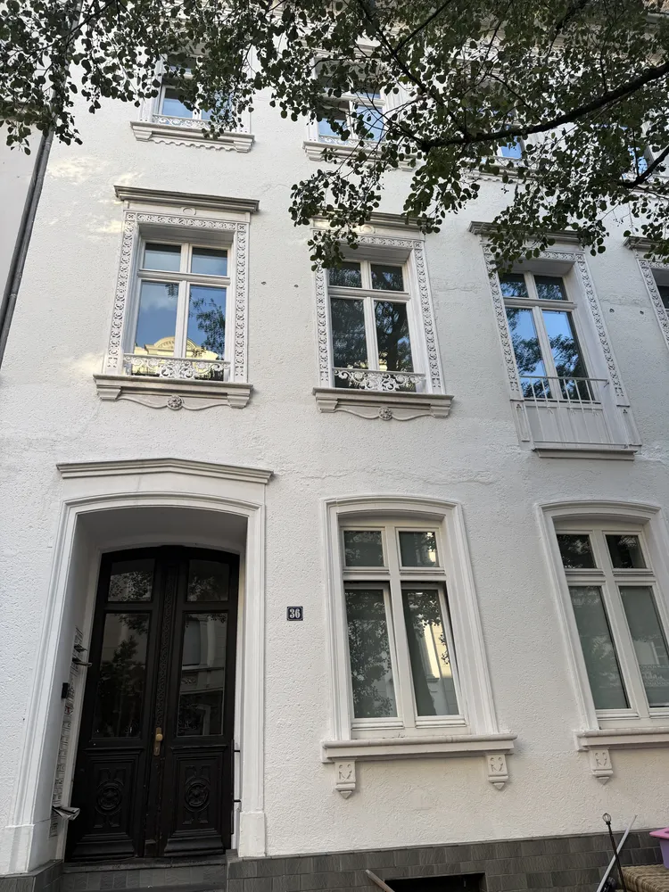 5 Zimmer Wohnung mit 140 m² in Wiesbaden – Bild 1
