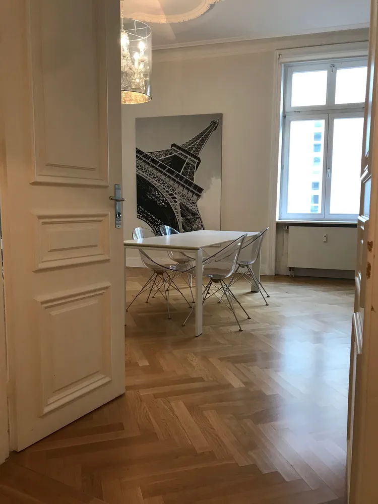 2 Zimmer Wohnung mit 80 m² in Frankfurt am Main – Bild 1