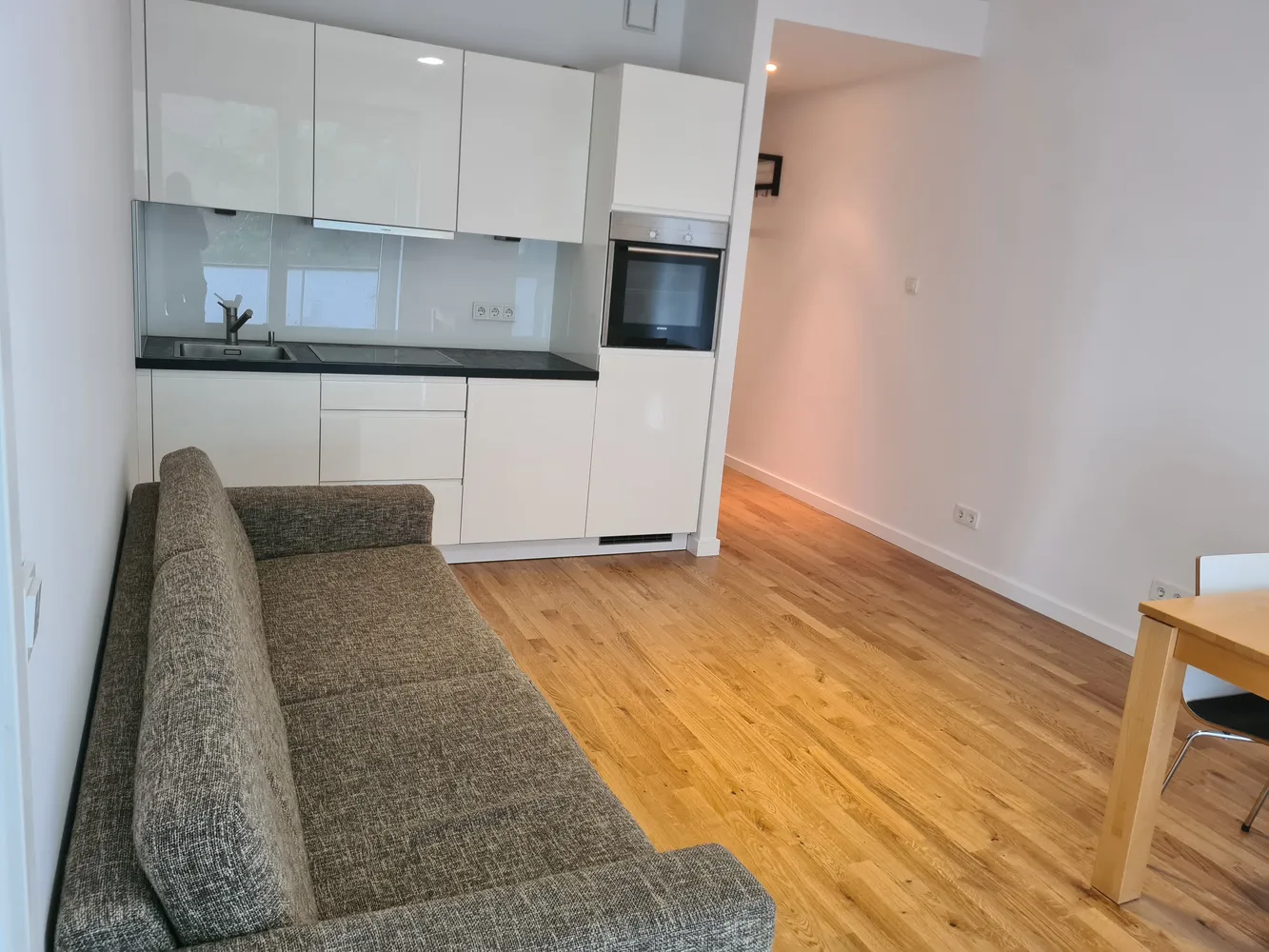 2 Zimmer Wohnung mit 50 m² in Hamburg – Bild 1