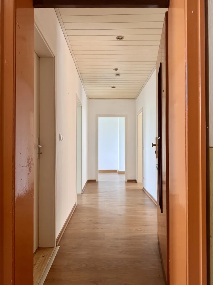 5 Zimmer Wohnung mit 111 m² in Chemnitz – Bild 2