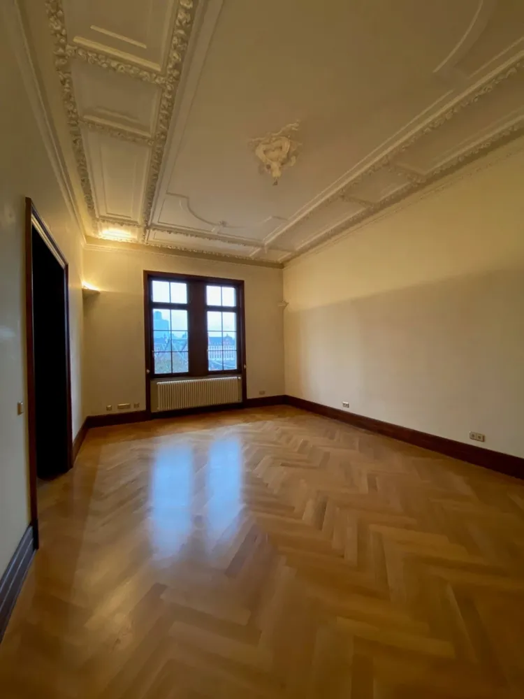 5 Zimmer Wohnung mit 235 m² in Frankfurt am Main – Bild 8