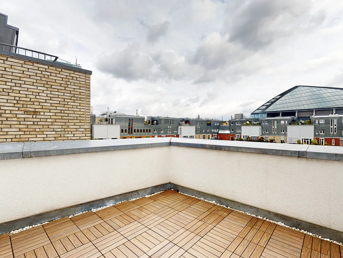 2 Zimmer Wohnung mit 108 m² in Frankfurt am Main – Bild 6