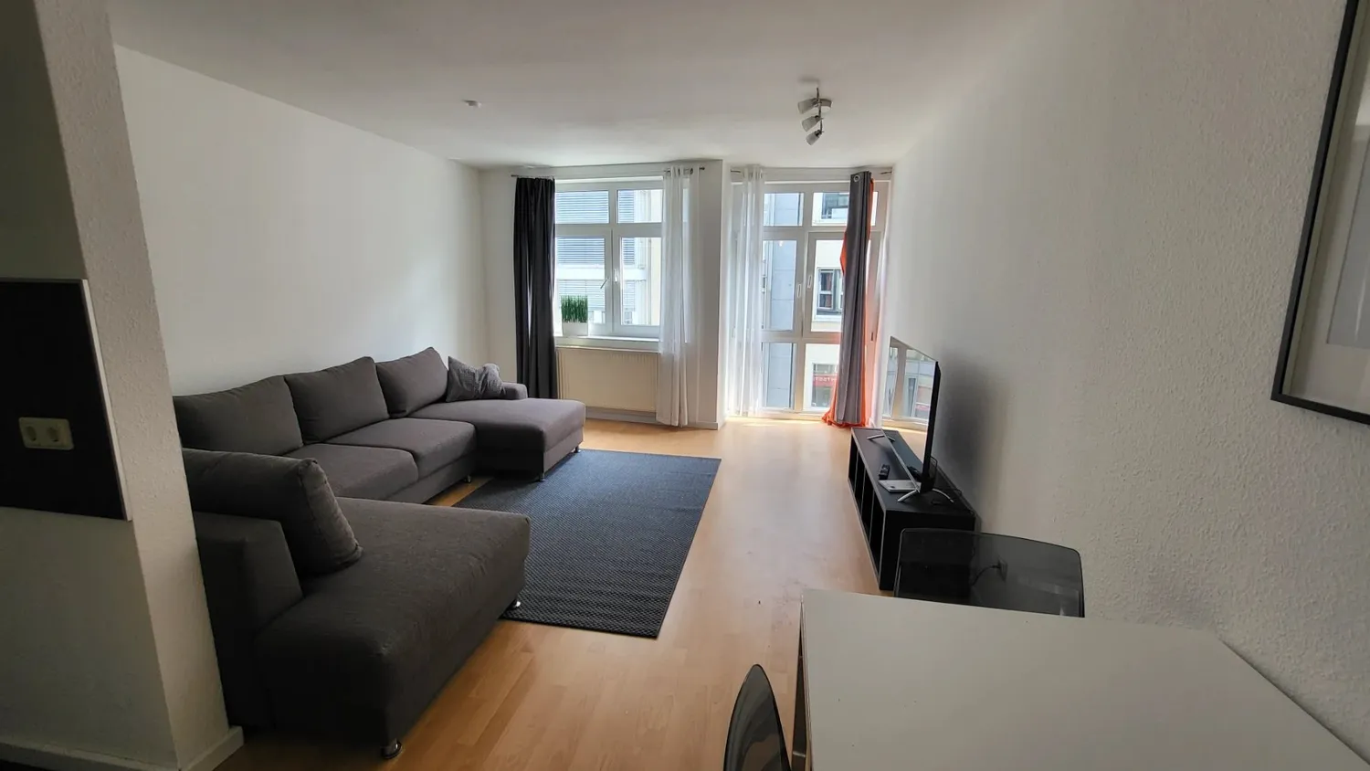 2 Zimmer Wohnung mit 50 m² in Köln – Bild 1