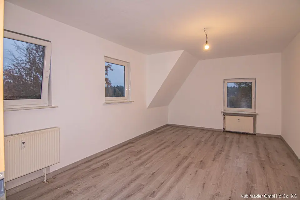 5 Zimmer Wohnung mit 117 m² in Hof – Bild 1