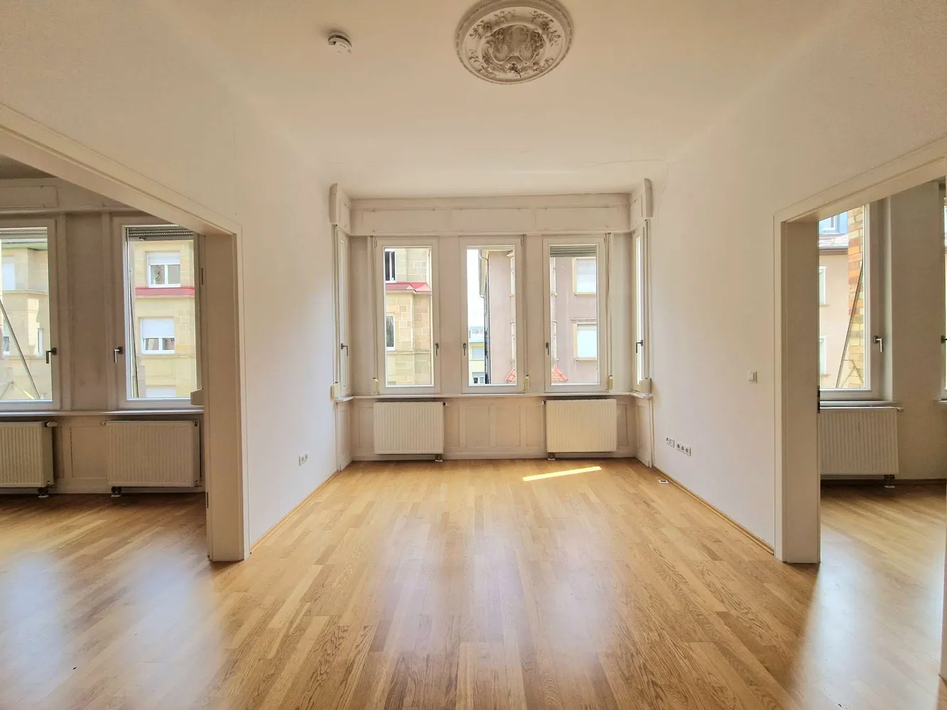 4 Zimmer Wohnung mit 121 m² in Stuttgart – Bild 1