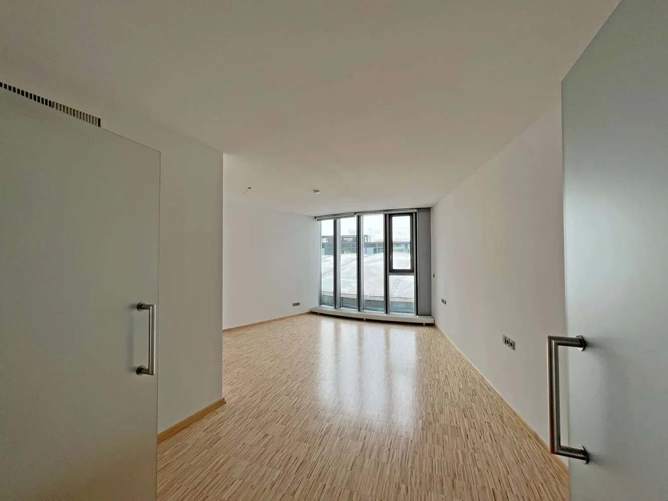 3 Zimmer Wohnung mit 111 m² in Frankfurt am Main – Bild 2