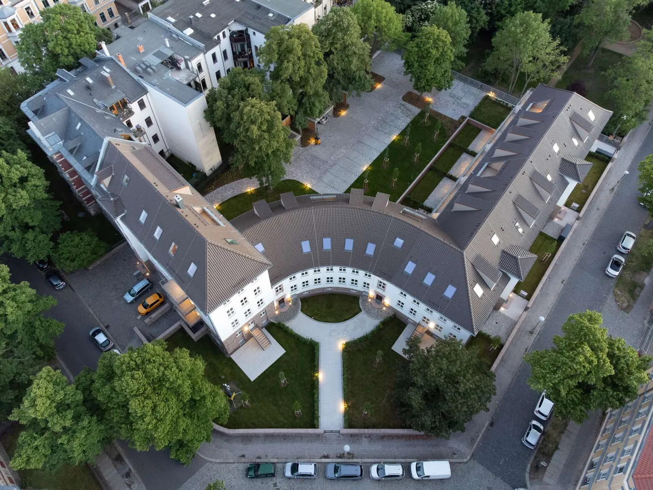 4 Zimmer Wohnung mit 115 m² in Halle (Saale) – Bild 1