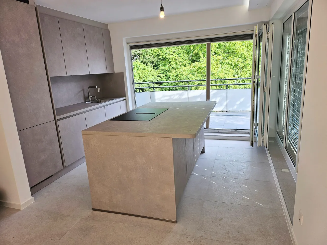 6 Zimmer Wohnung mit 170 m² in Frankfurt am Main – Bild 2