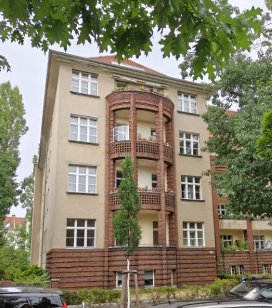 7 room apartment with 235 m² in Berlin – Photo 1
