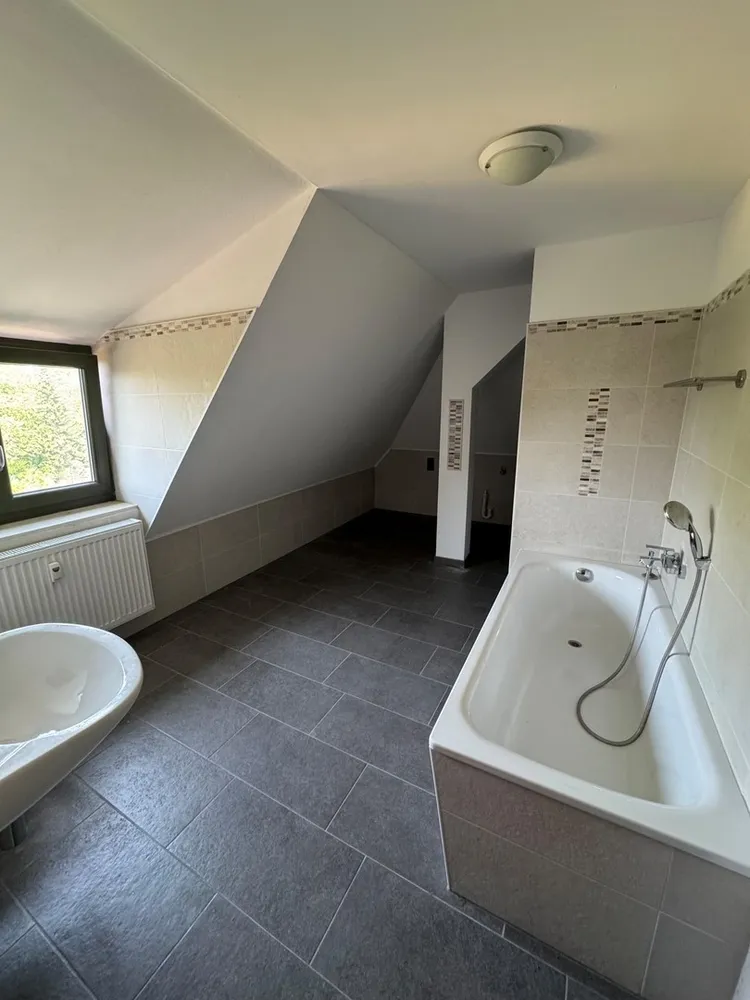 5 Zimmer Wohnung mit 110 m² in Regensburg – Bild 3