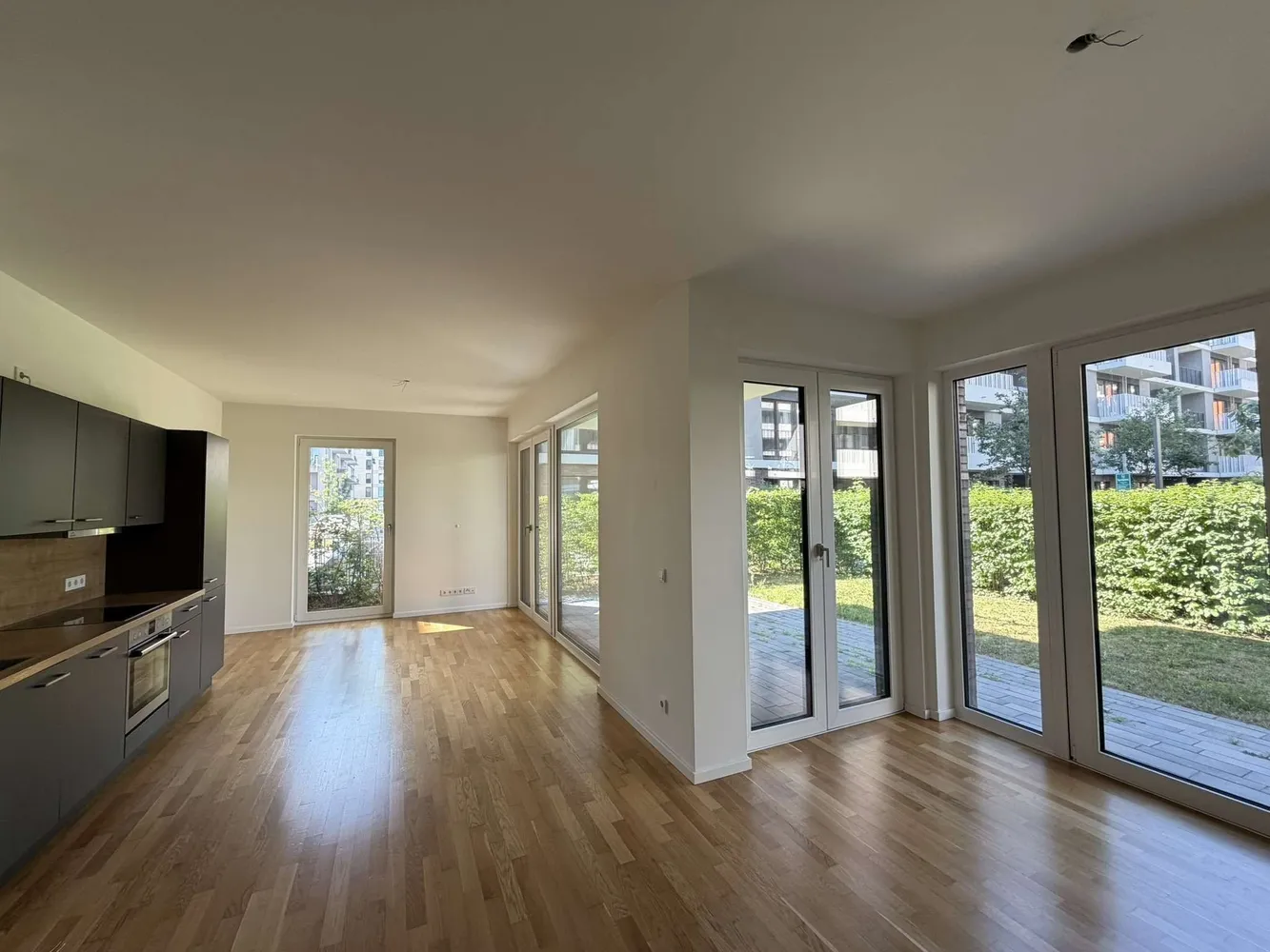2 Zimmer Wohnung mit 77 m² in Berlin – Bild 2