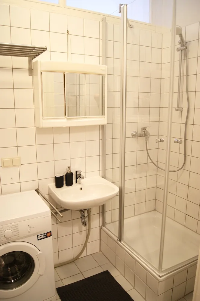 1 Zimmer Wohnung mit 35 m² in Berlin – Bild 6