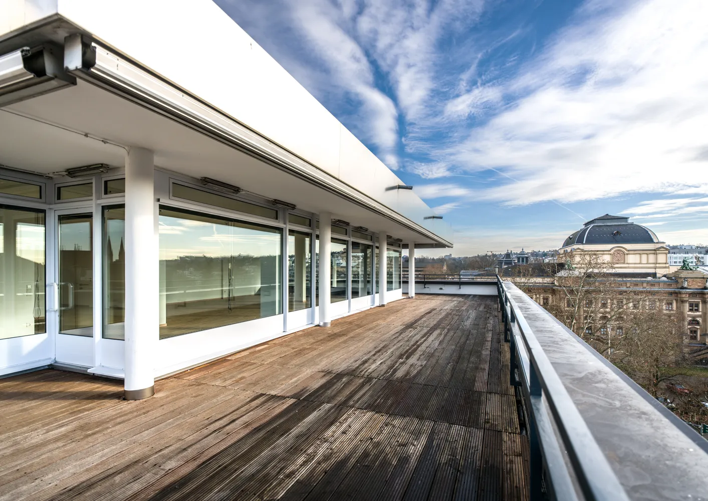 4 Zimmer Wohnung mit 280 m² in Wiesbaden – Bild 2