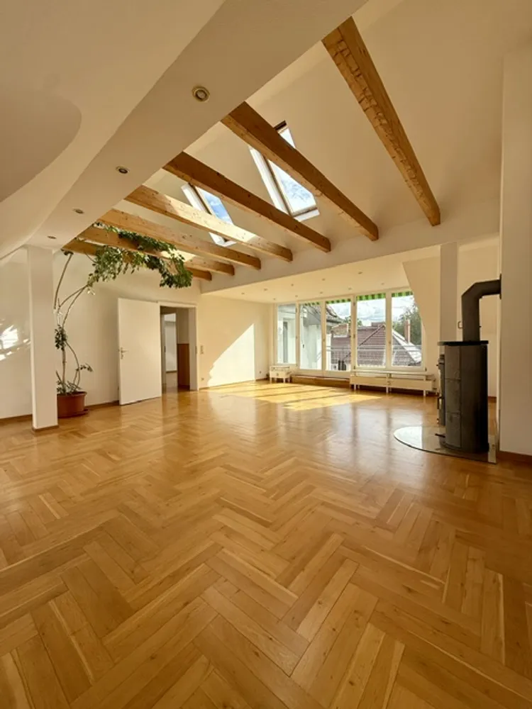 2 Zimmer Wohnung mit 111 m² in Berlin – Bild 4