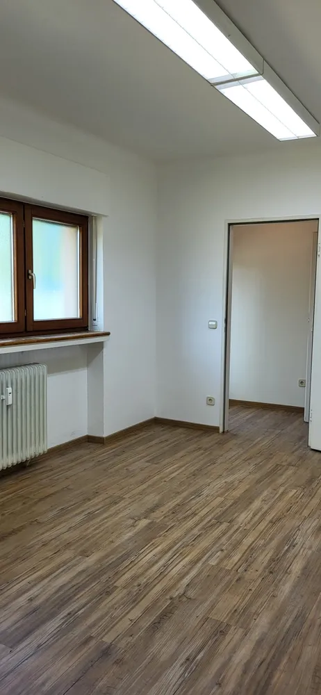 10 Zimmer Wohnung mit 175 m² in Karlsruhe – Bild 3
