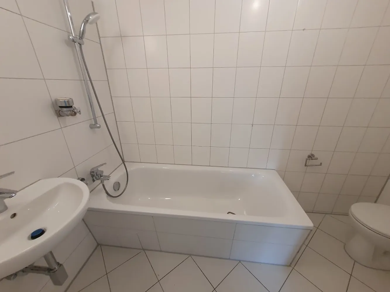 4 Zimmer Wohnung mit 90 m² in Berlin – Bild 3