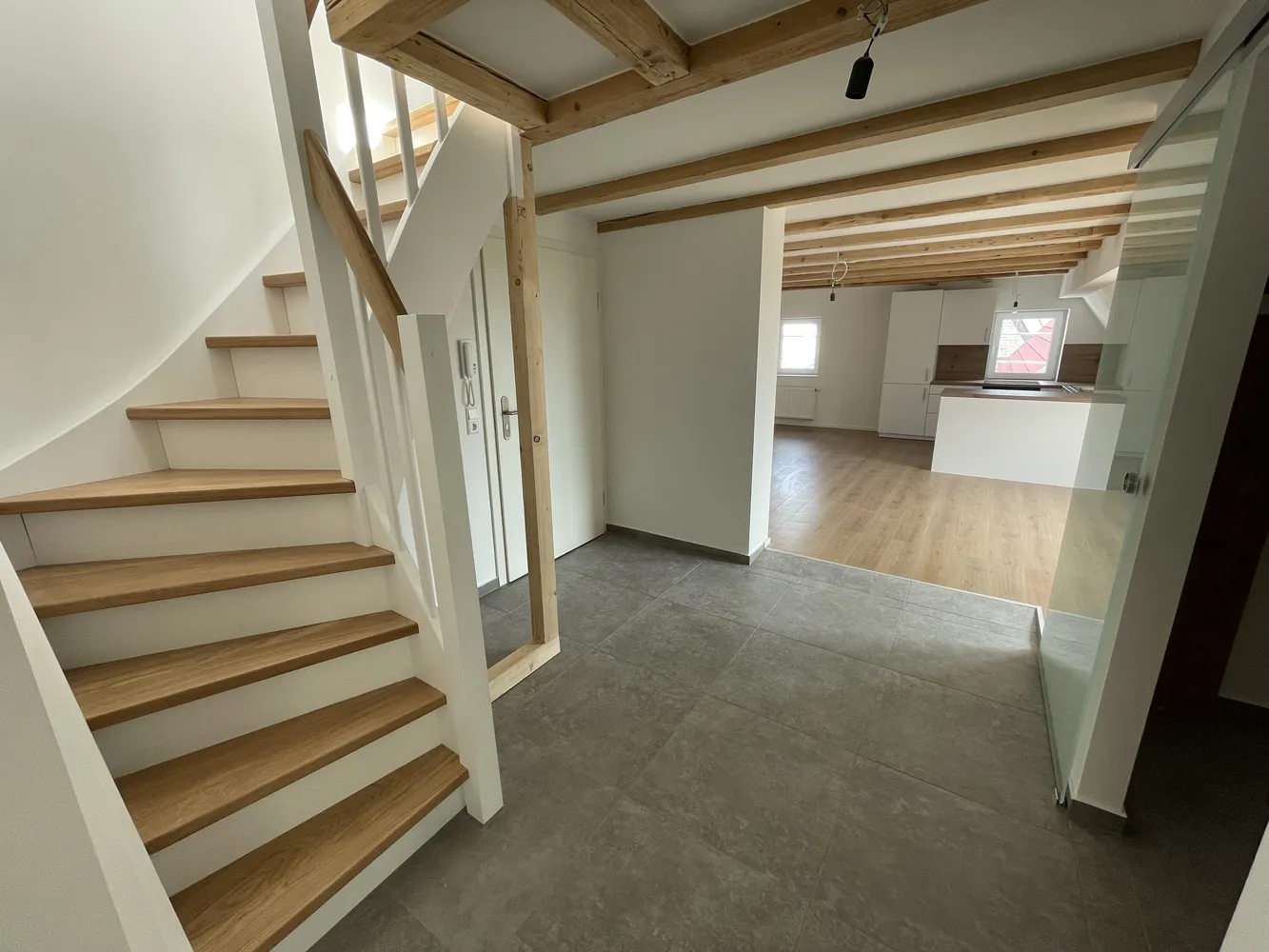 6 Zimmer Wohnung mit 110 m² in Rottenburg am Neckar – Bild 2