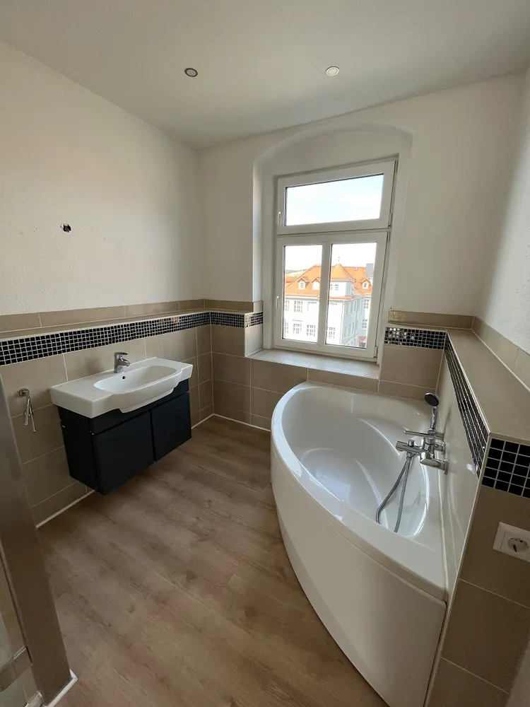 2 Zimmer Wohnung mit 77 m² in Löbau – Bild 2