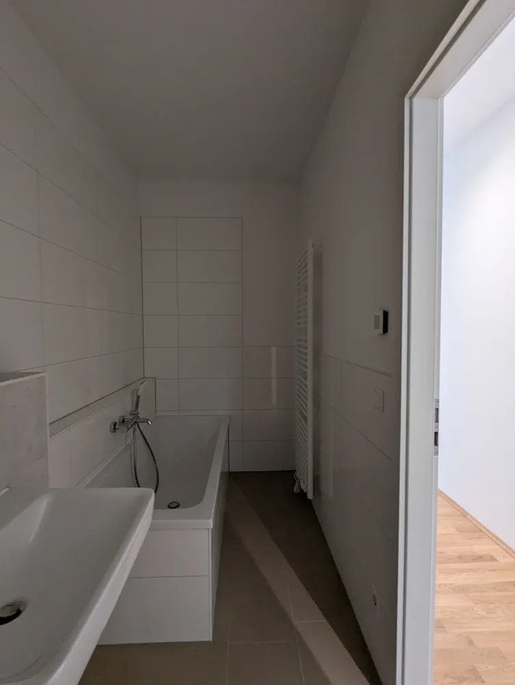 2 room apartment with 80 m² in Berlin – Photo 12