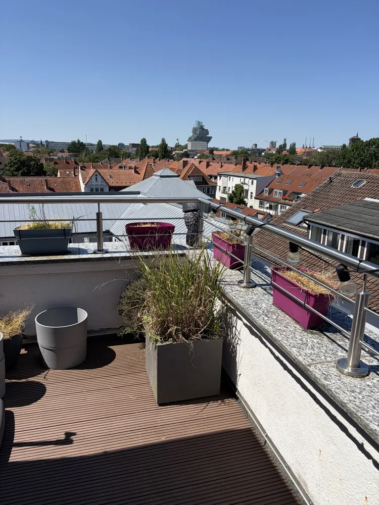 4 Zimmer Wohnung mit 135 m² in Hannover – Bild 1