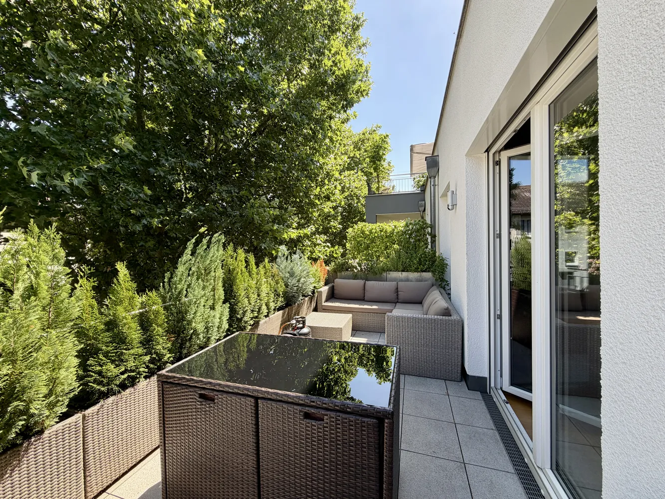 3 Zimmer Wohnung mit 95 m² in Frankfurt am Main – Bild 2