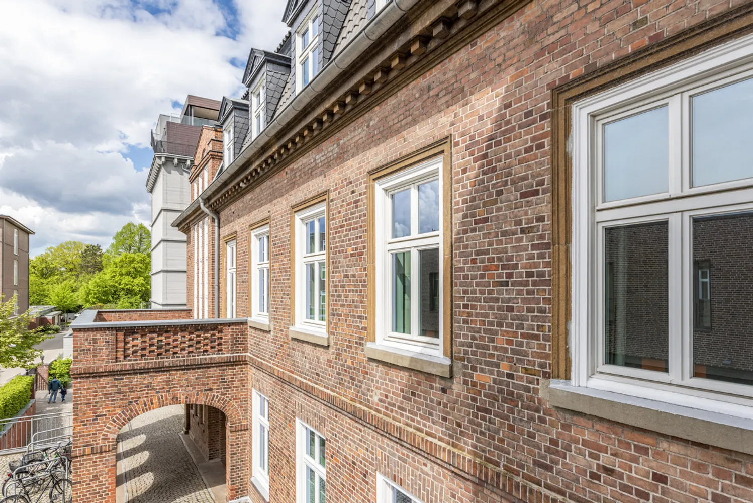 6 Zimmer Wohnung mit 238 m² in Hamburg – Bild 4