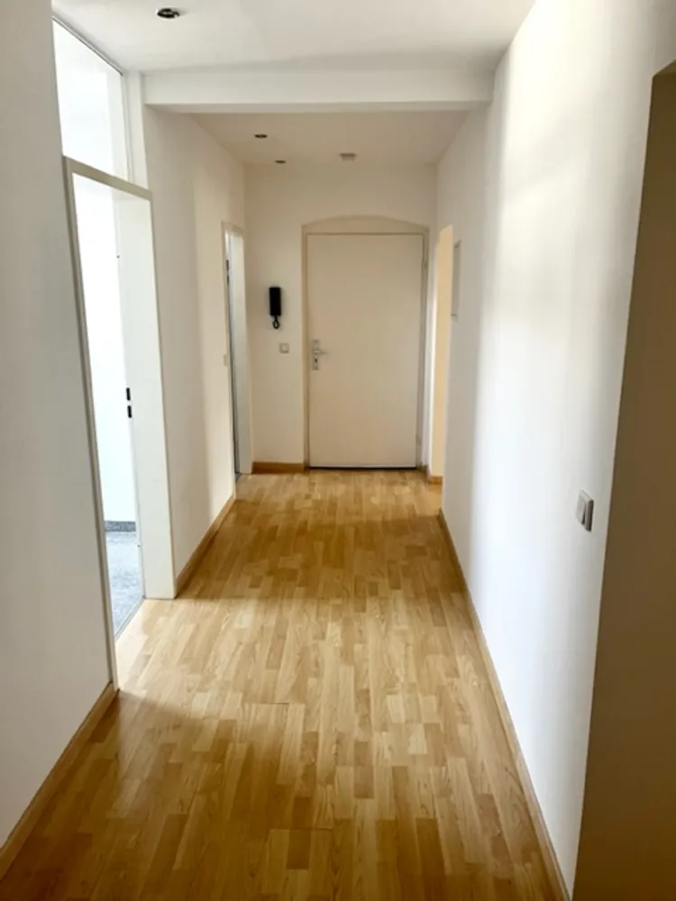 3 Zimmer Wohnung mit 100 m² in Wiesbaden – Bild 11