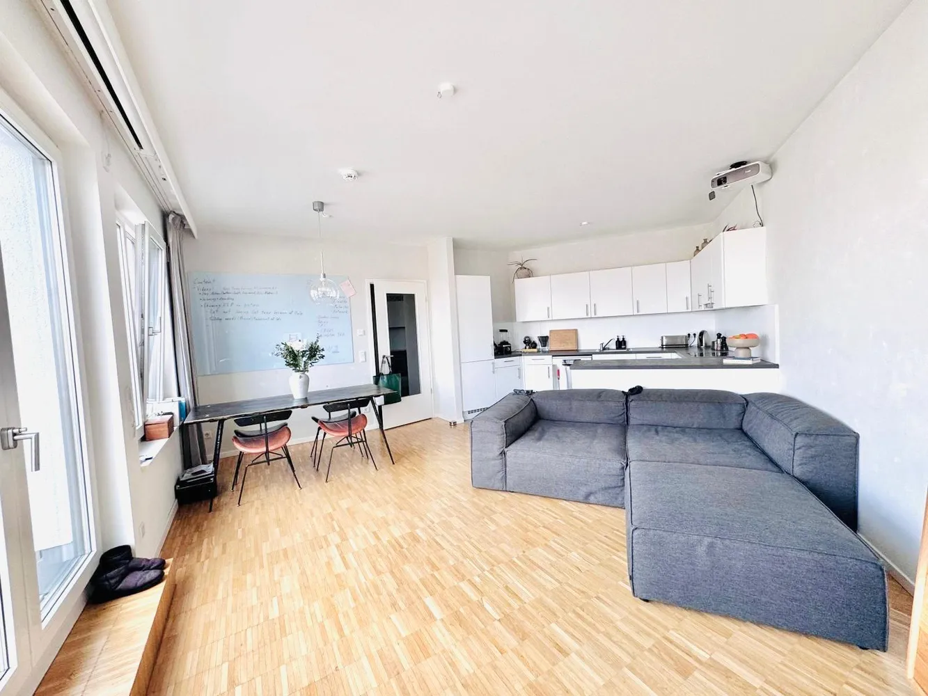 2 Zimmer Wohnung mit 80 m² in Berlin – Bild 1