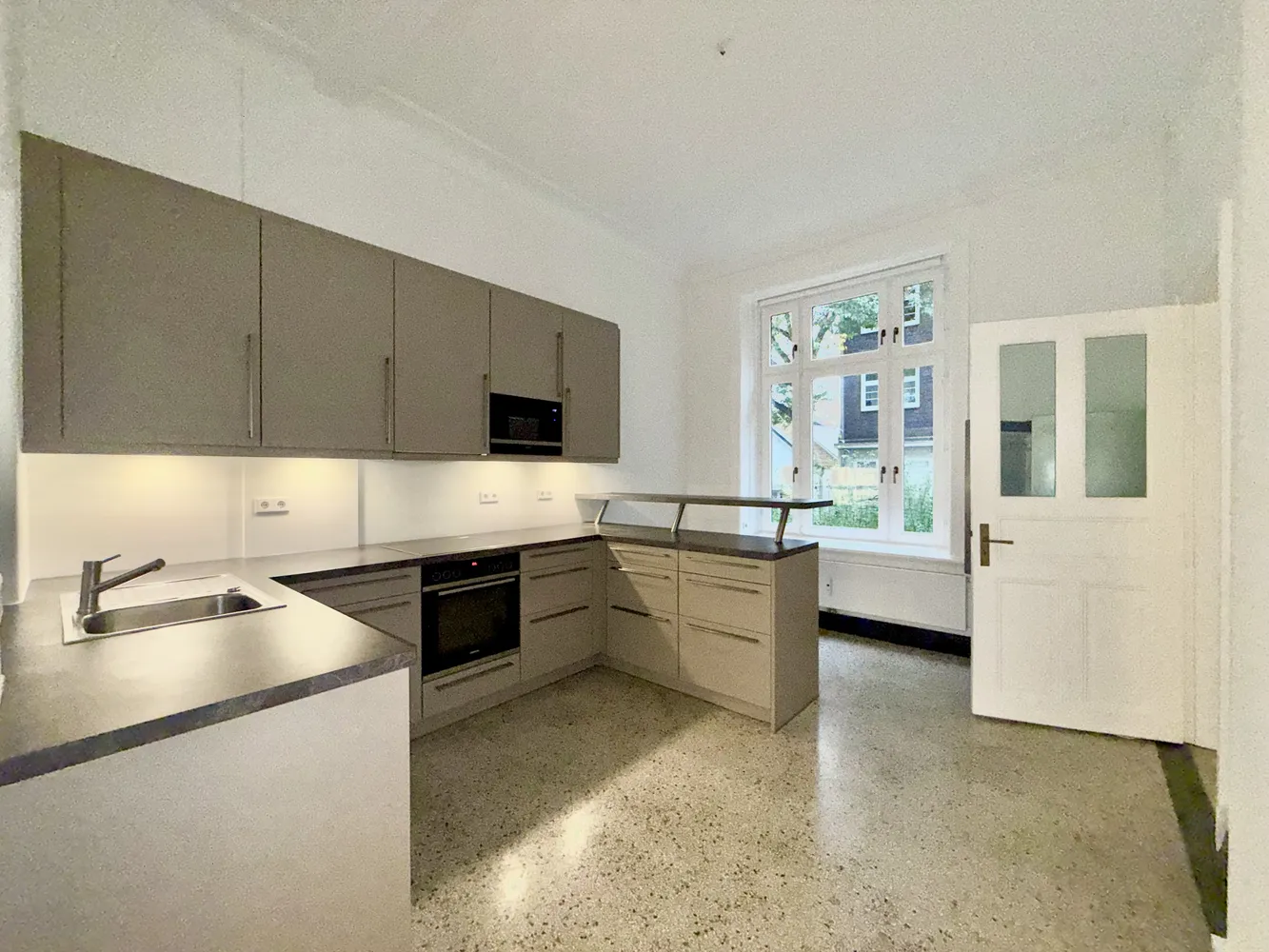 3 Zimmer Wohnung mit 108 m² in Hamburg – Bild 2