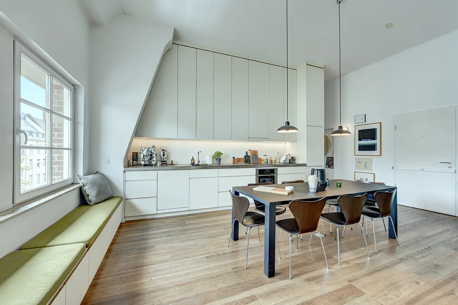 2 Zimmer Wohnung mit 107 m² in Düsseldorf – Bild 4