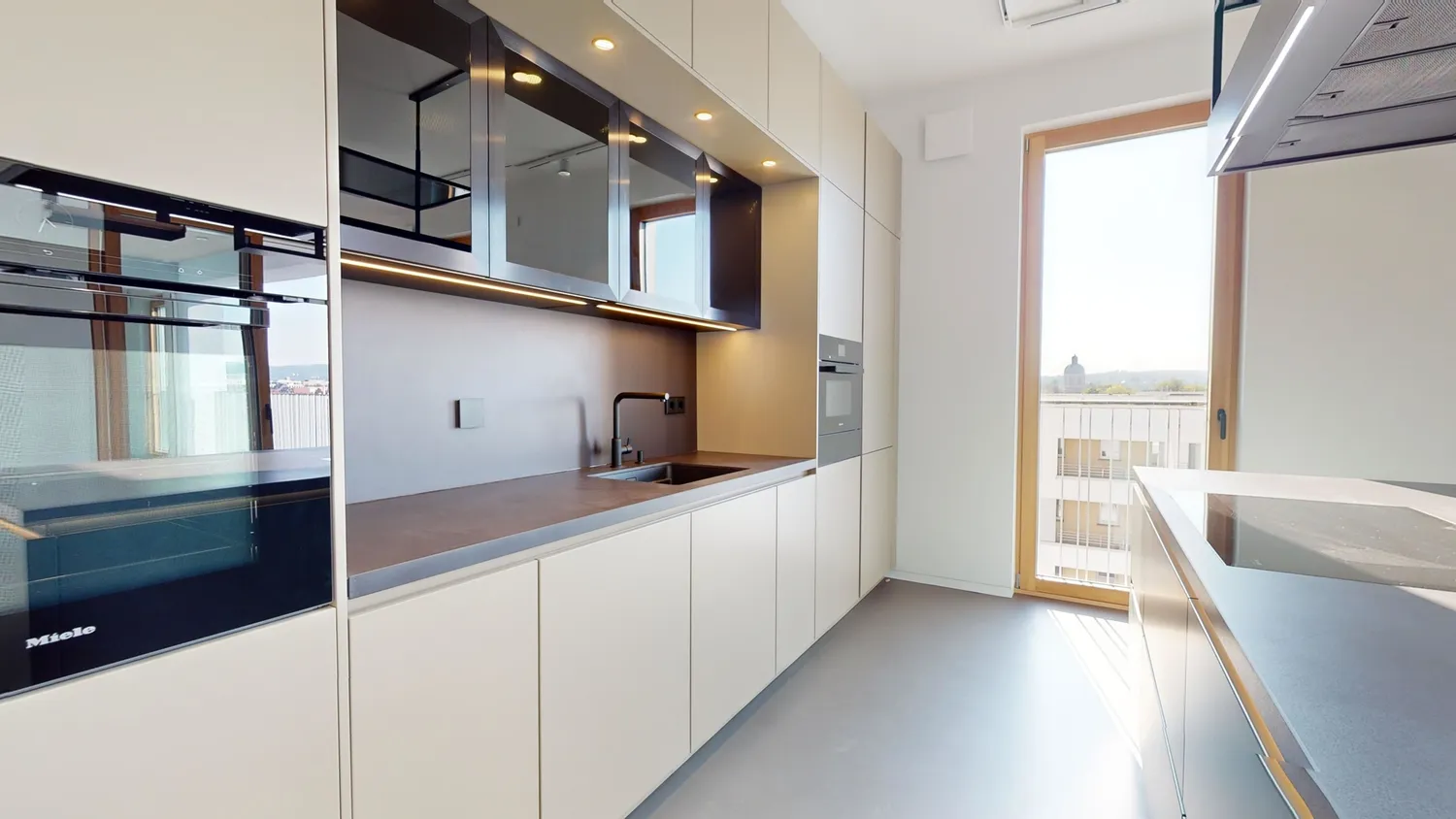 5 Zimmer Wohnung mit 193 m² in Neu-Ulm – Bild 1