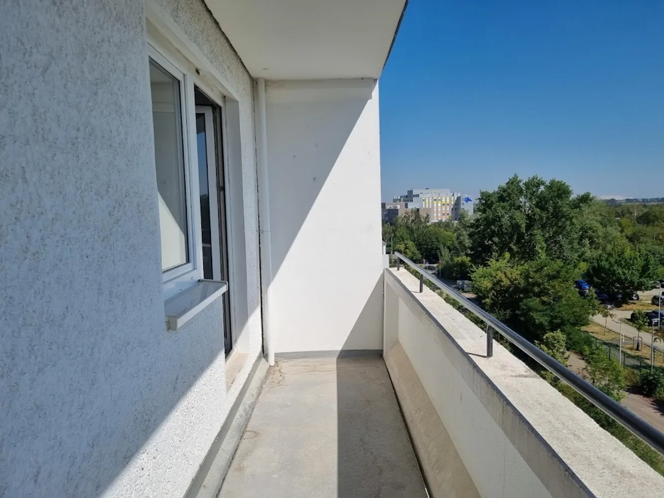 4 Zimmer Wohnung mit 82 m² in Magdeburg – Bild 2