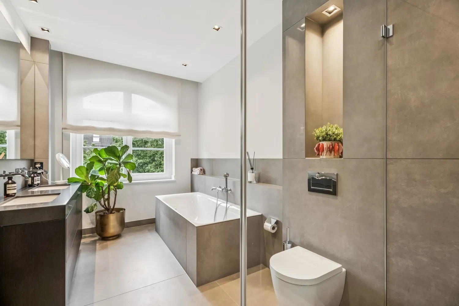 11 Zimmer Haus mit 475 m² in Düsseldorf – Bild 12